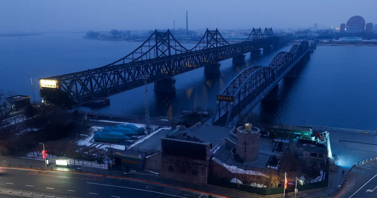 24 saat süren yolculuk. İlk tren 6 yıl sonra Çin'den Kuzey Kore'ye gidiyor