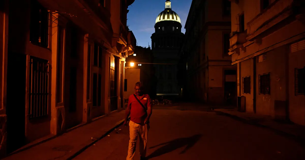 Bir dönemin ilham kaynağıydı, yapayalnız kaldı. Küba boğulmaya terk edildi