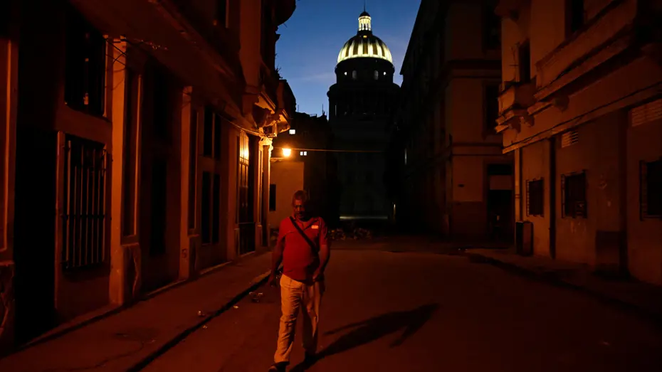 Bir dönemin ilham kaynağıydı, yapayalnız kaldı. Küba boğulmaya terk edildi
