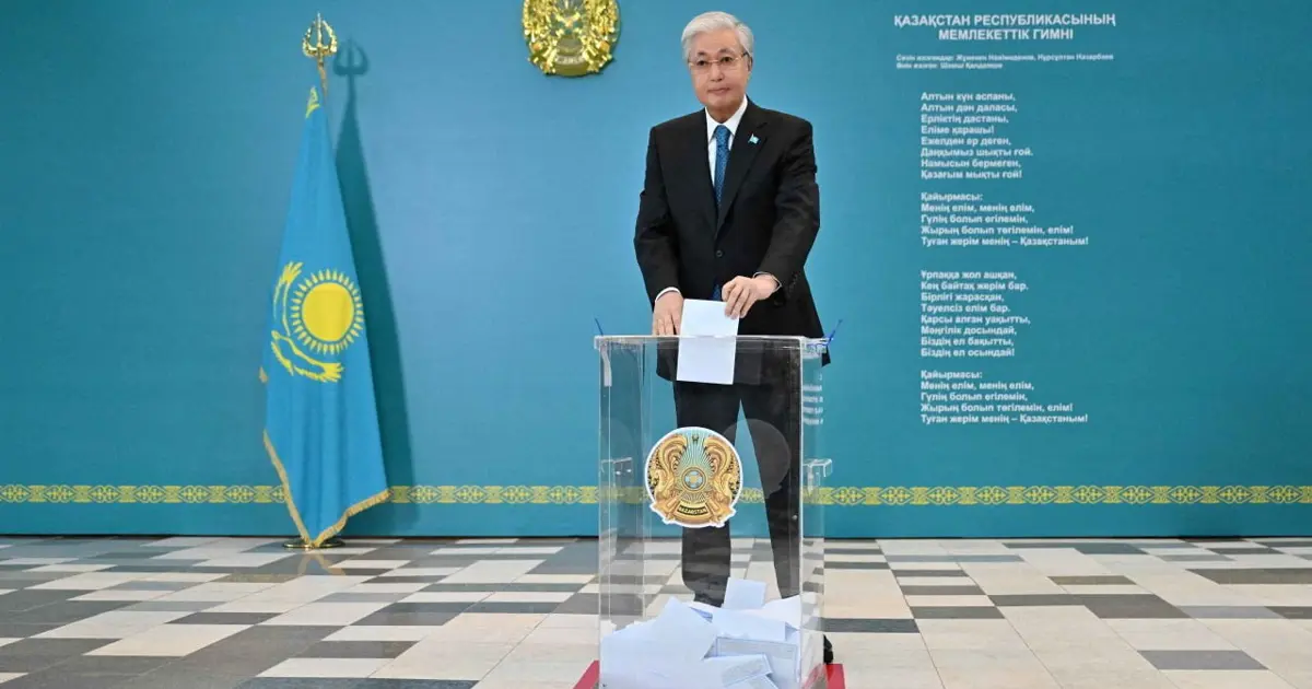 Kazakistan sandık başında anayasayı değiştirdi