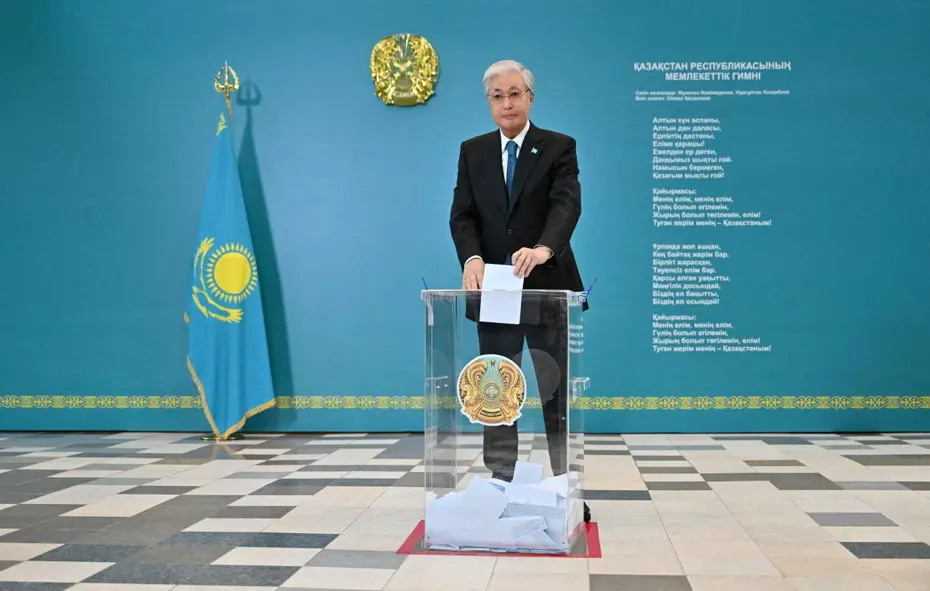 Kazakistan sandık başında anayasayı değiştirdi