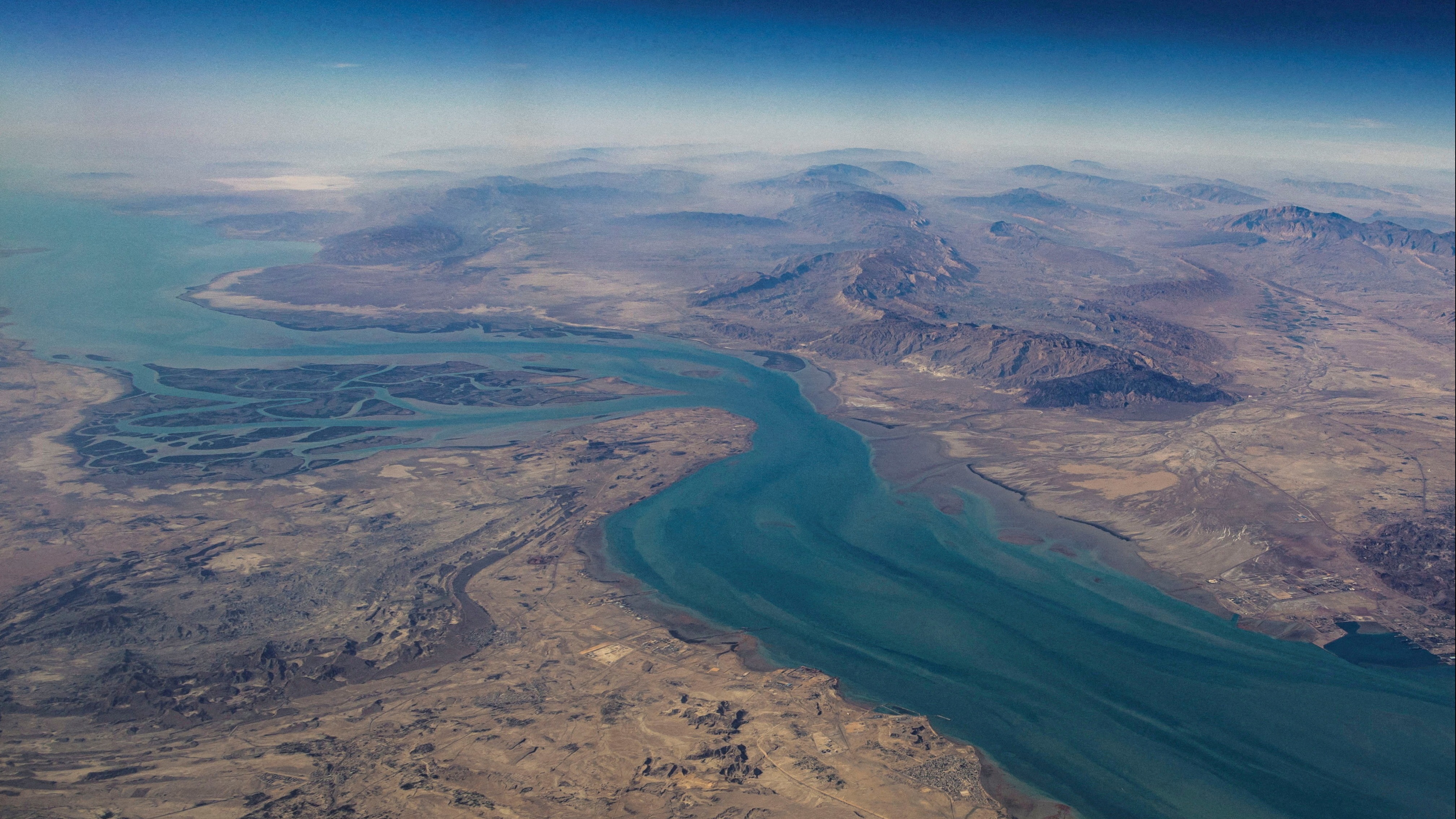 Hürmüz Boğazı açıldı. İran Savaşı'nda şimdi ne olacak?