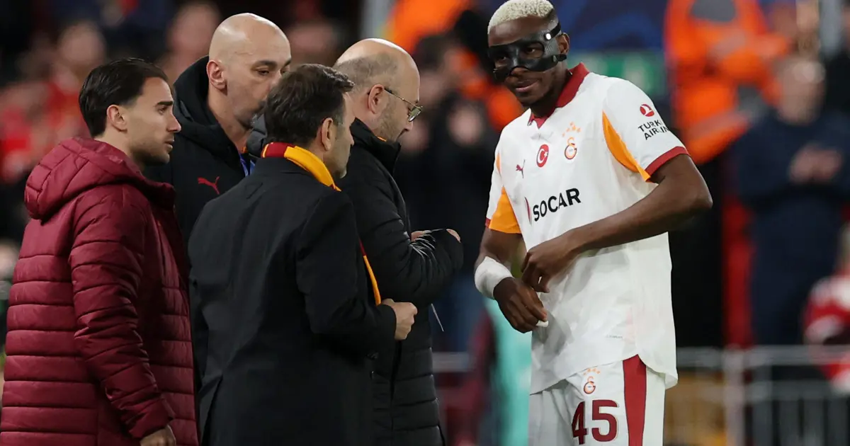 Galatasaray'da Victor Osimhen şoku, Liverpool maçını tamamlayamadı