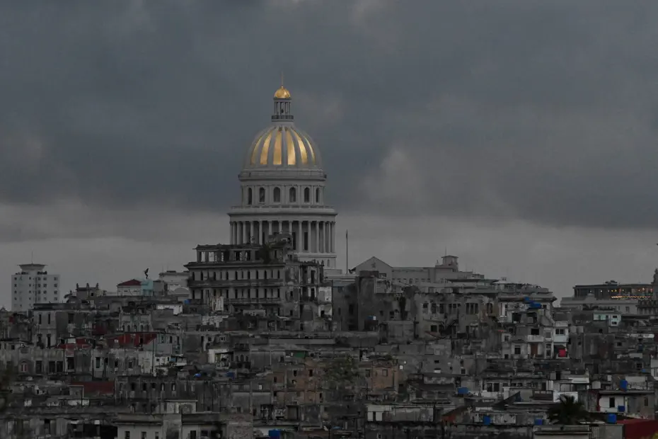 Küba'da yakıt krizi ülkeyi karanlığa sürüklüyor