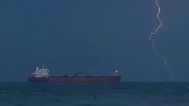 6 Arap devletsinde fırtınalar ve sel uyarısı. Umman'da 7 ölü