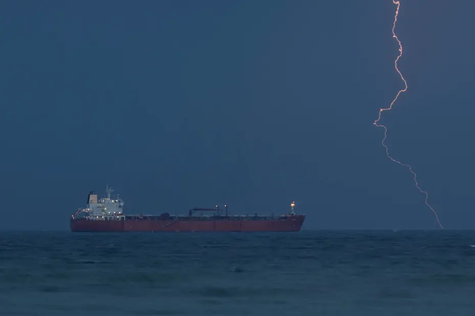 6 Arap ülkesinde fırtına ve sel uyarısı. Umman'da 7 ölü