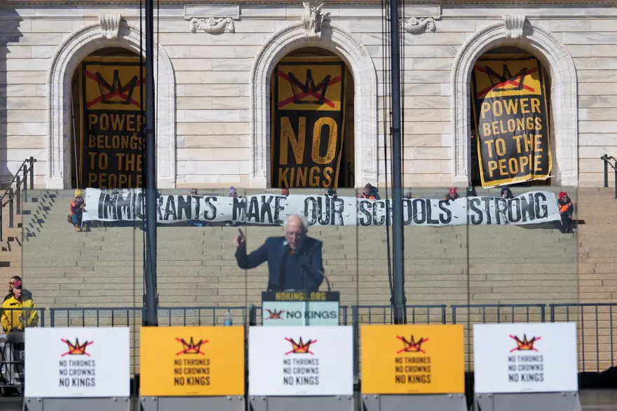 ABD'de milyonlarca kişi sokağa çıktı. Trump'a karşı 