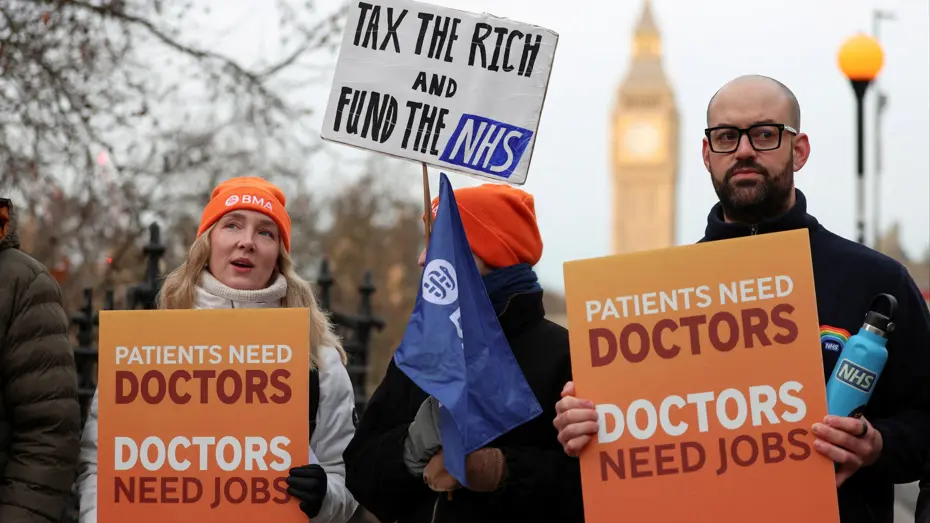 İngiltere’de doktorlar iş bıraktı