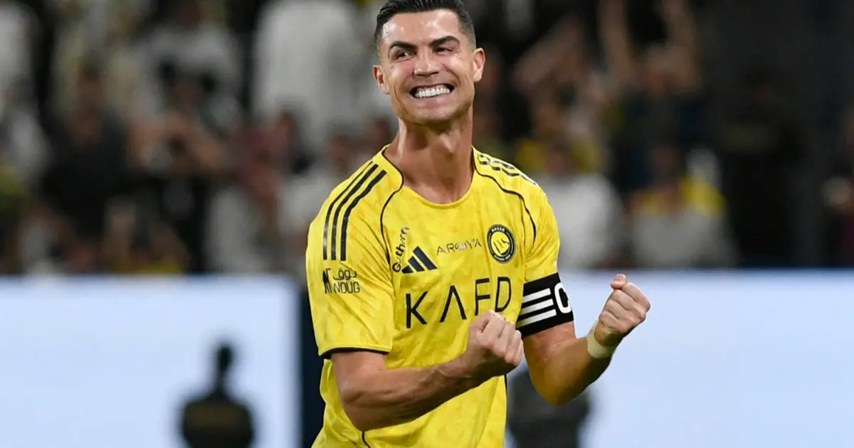 Ronaldo daha önce yapılmamışa iki adım daha yaklaştı, tribünler tezahüratla inledi