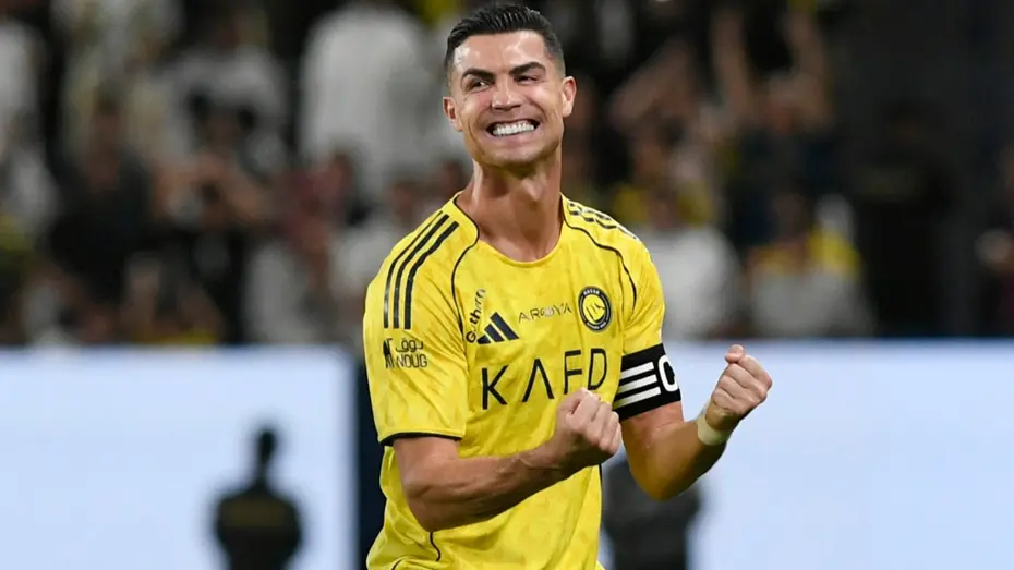 Ronaldo daha önce yapılmamışa iki adım daha yaklaştı, tribünler tezahüratla inledi