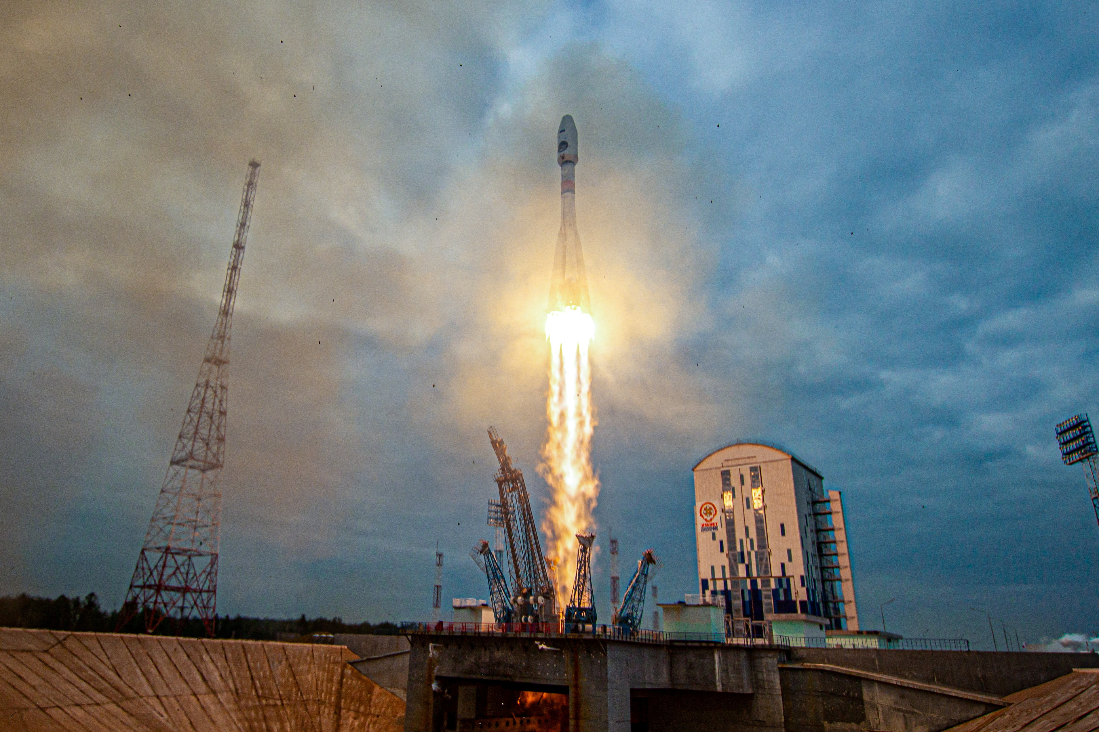 Rusya’dan yeni nesil roket denemesi. Soyuz-5 başarıyla fırlatıldı
