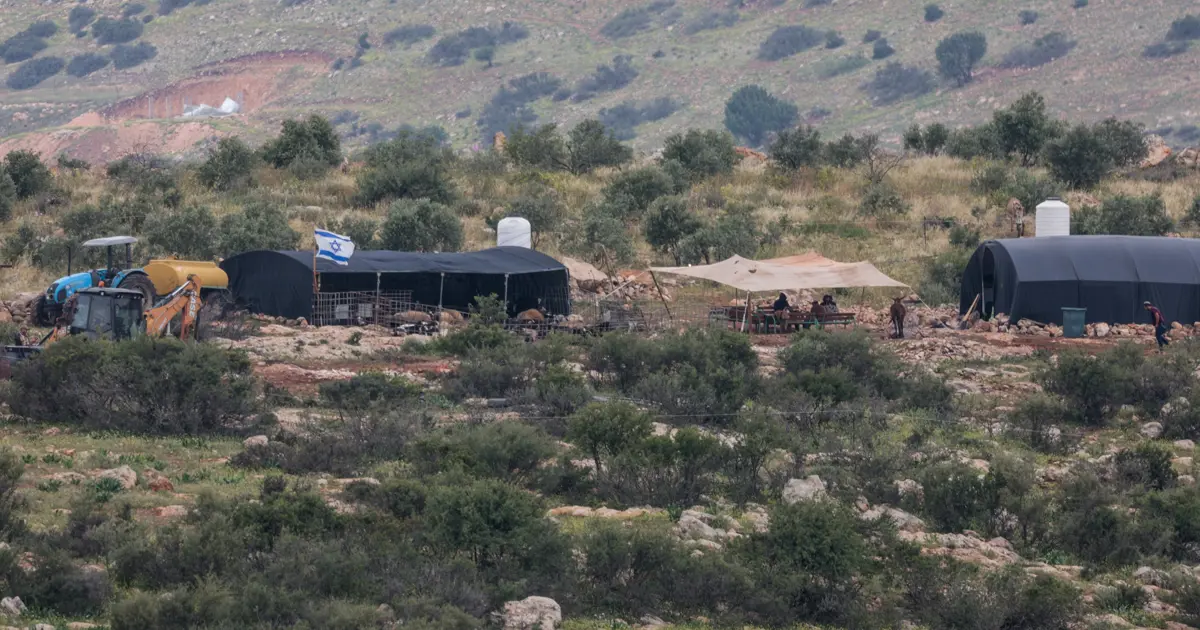 İsrail Batı Şeria'da yasa dışı yerleşim yerleri kuruyor