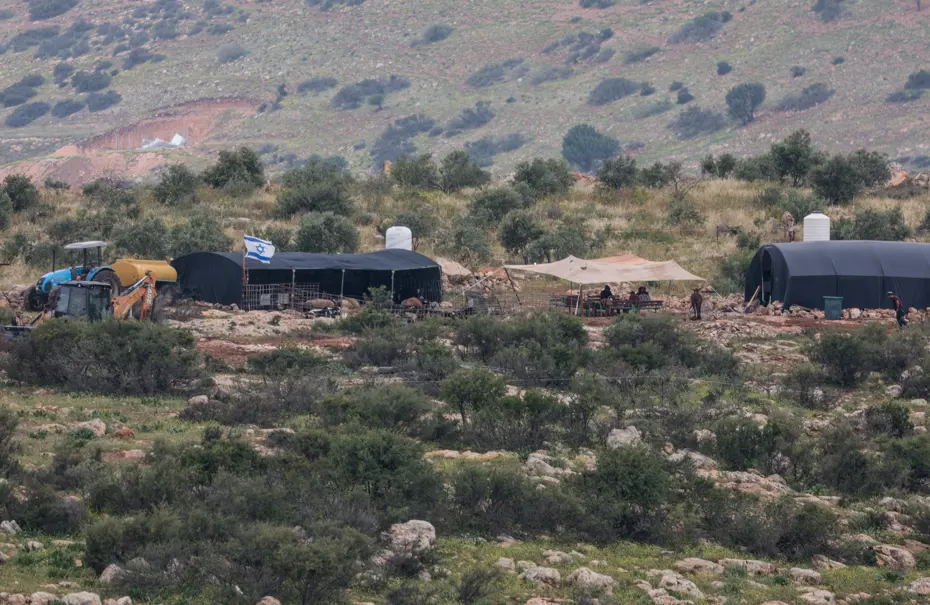 İsrail Batı Şeria'da yasa dışı yerleşim yerleri kuruyor