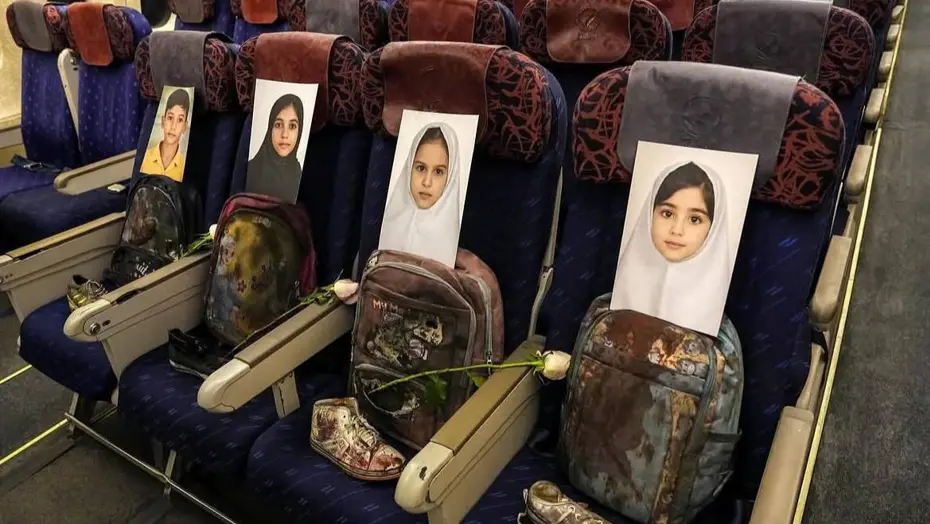 İran heyeti ölen çocukları andı. 