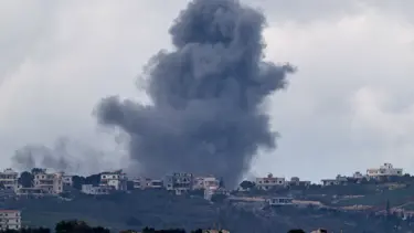 İsrail ateşkes görüşmeleri öncesi Lübnan'ı vurmaya devam ediyor