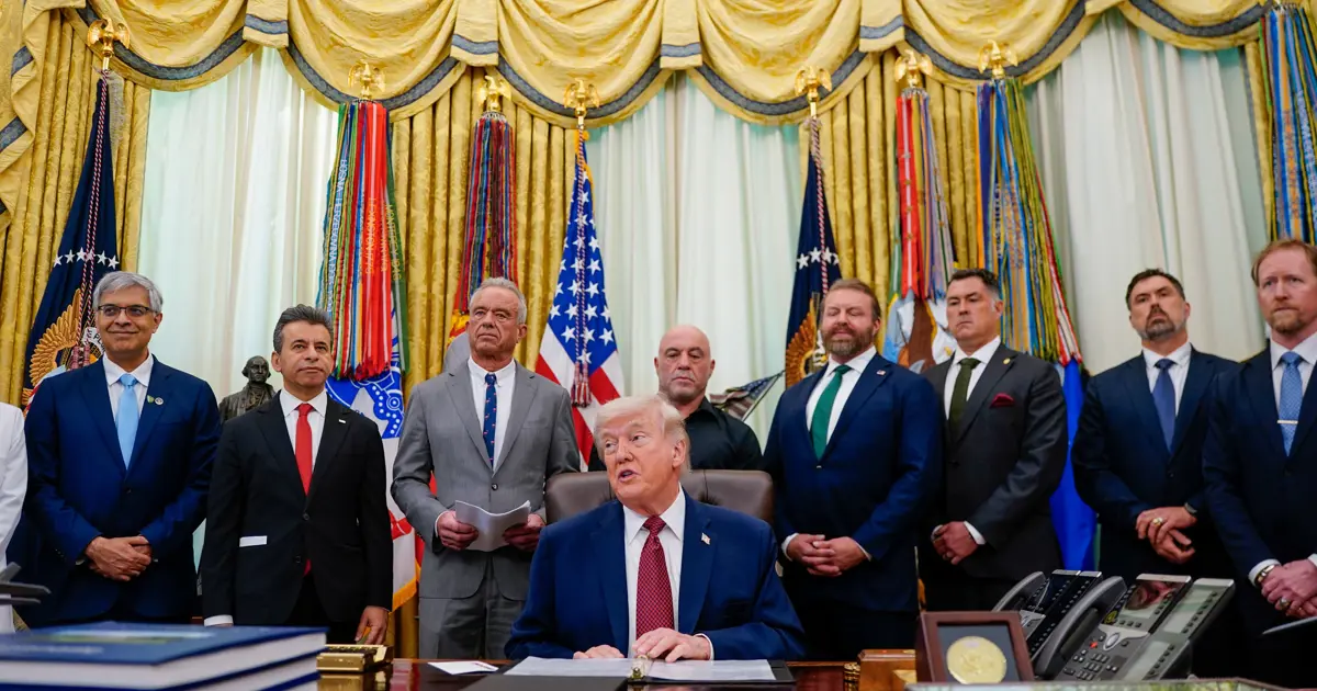 Trump: İran bize şantaj yapamaz