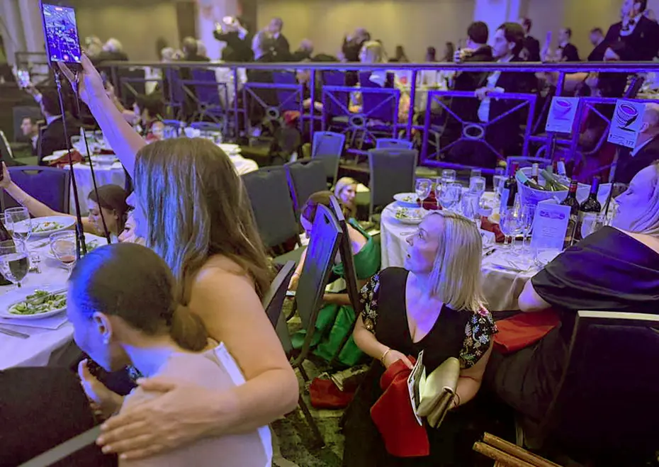 Trump'ı salondan Gizli Servis çıkardı