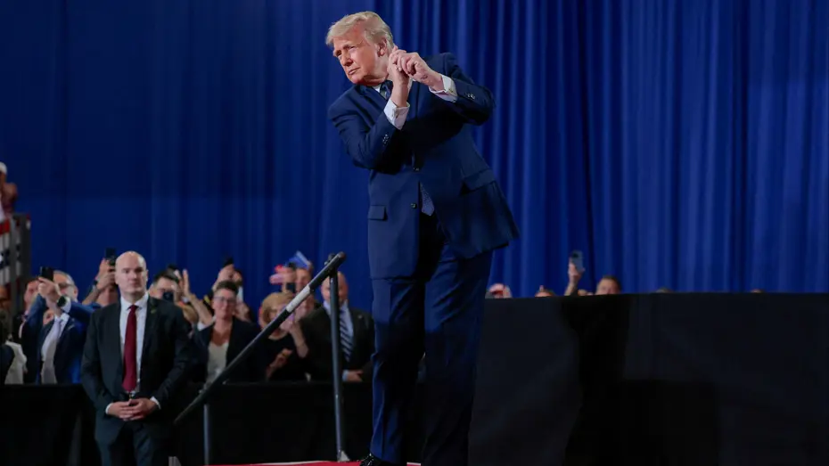 Trump'ın telefon markasında skandal: Kişisel bilgiler sızdırıldı