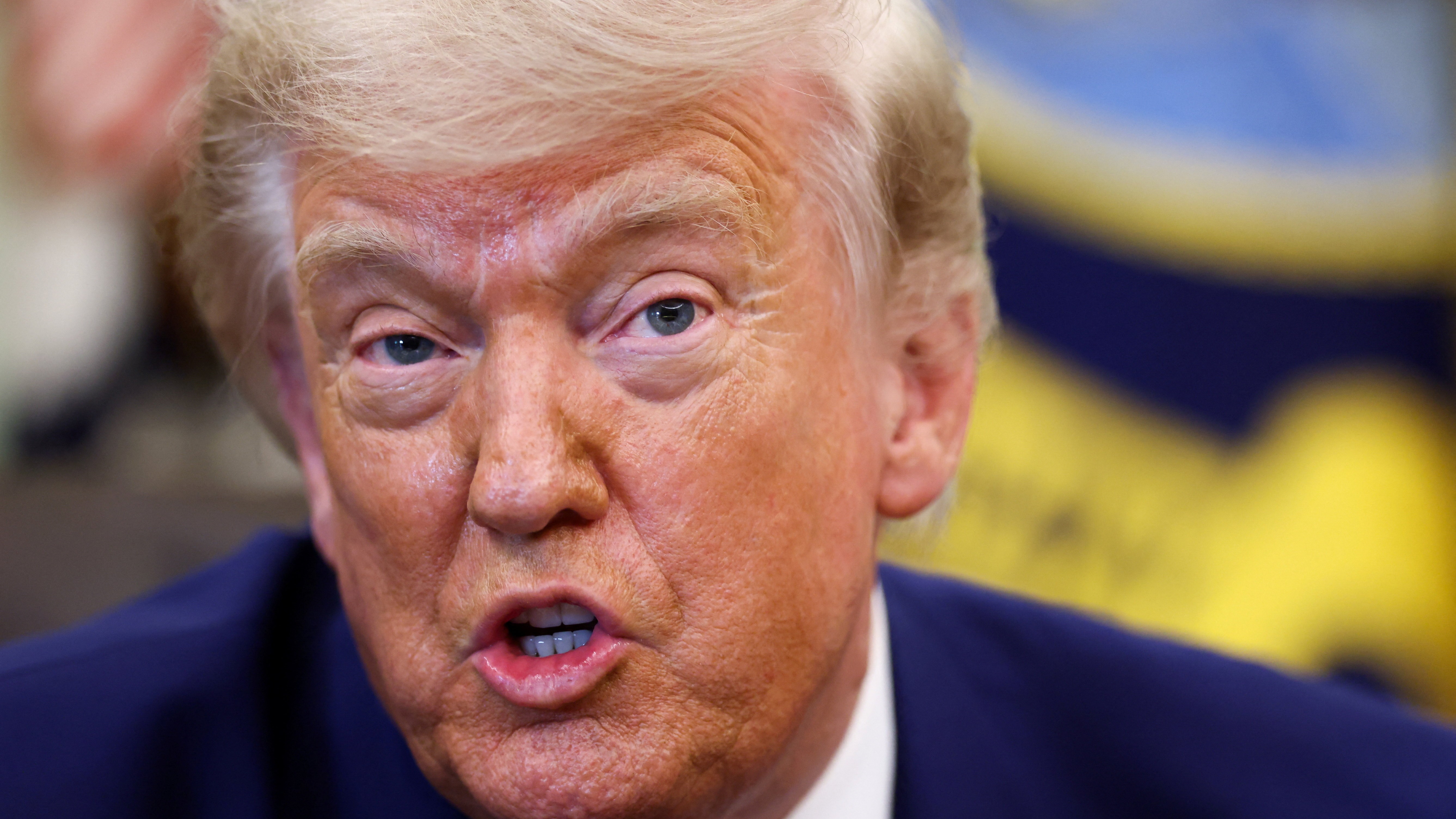 Trump'tan savaş yetkileri yasasına tepki. "Anlamsız bir oylama, kendilerinden utanmalılar"