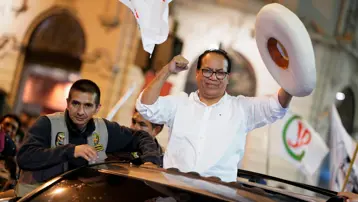 Peru'da devlet başkanlığı seçiminin 2. turunda solcu aday Sanchez öne geçti
