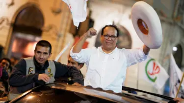Peru'da devlet başkanlığı seçiminin 2. turunda solcu aday Sanchez öne geçti