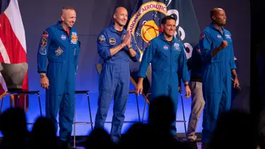 İnsanlık Ay'a dönüyor. Artemis III görevinin astronotları açıklandı