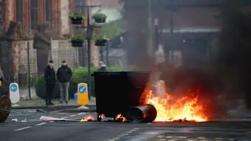 Bıçaklı saldırının ardından Belfast'ta göçmen karşıtı protestolar kontrolden çıktı