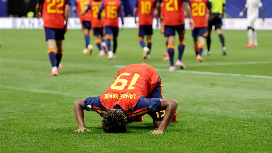 Lamine Yamal'ın gol sevinci olay oldu. Secde etti, ırkçılık had safhaya ulaştı