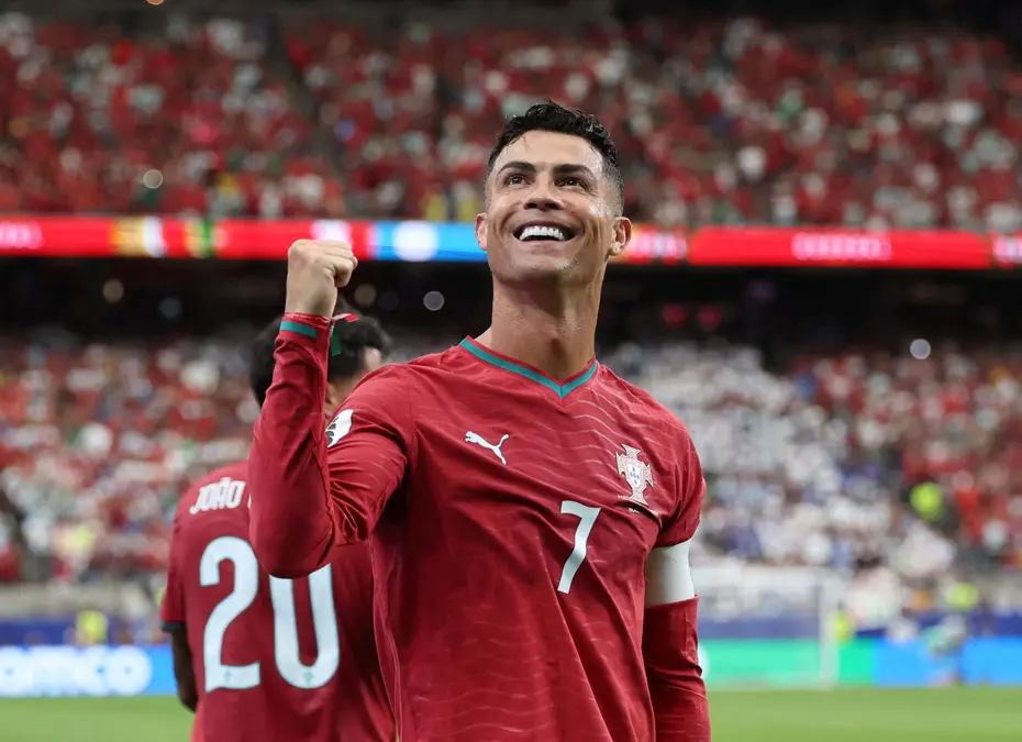 Portekiz farka koştu, Ronaldo tarihe geçti
