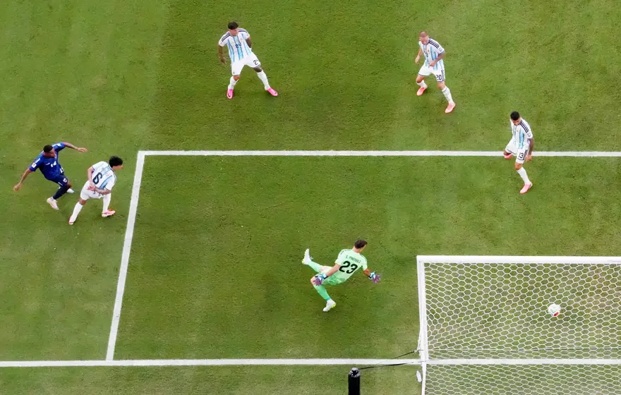 YEŞİL BURUN ADALARI'NDA TÜRKİYE'DEN 4 FUTBOLCU 5
