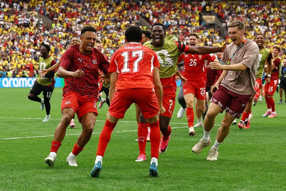 İsviçre penaltılarla çeyrek finalde