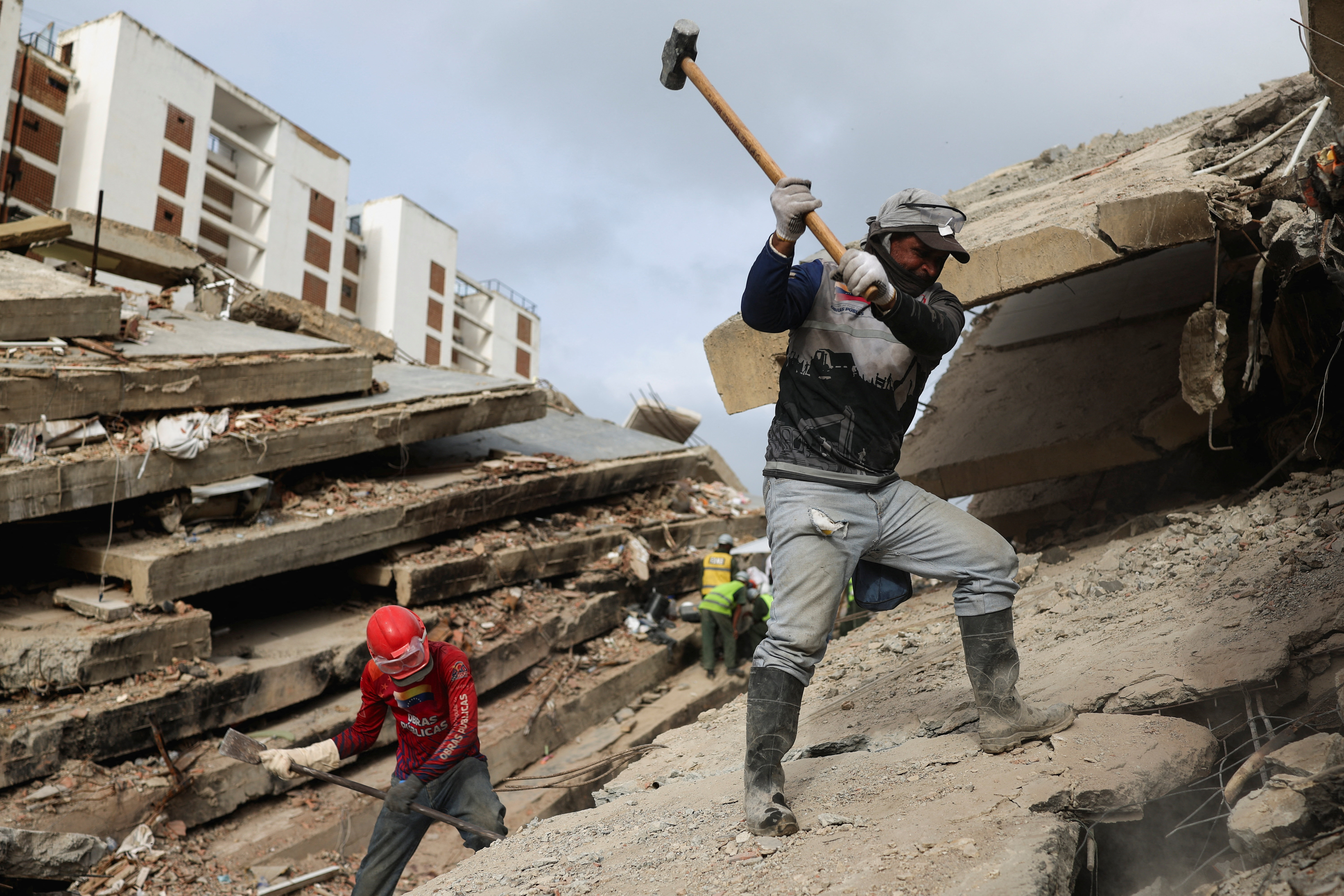 Venezuela'daki depremlerde hayatını kaybedenlerin sayısı 4 bin 118'e yükseldi haber görseli