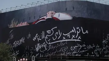 ABD öfkesi sokağa taştı. Tahran sokaklarında "tabutta yatan Trump" afişi