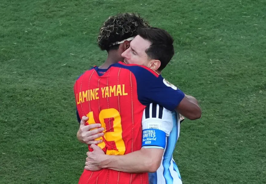 19 yıl önce küvette yıkadığı bebek, Messi'nin elinden Dünya Kupası'nı aldı 4