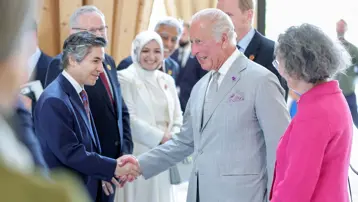 Türkiye'nin desteğiyle inşa edildi. Cambridge Merkez Camisi, İngiltere Kralı Charles'ı ağırladı