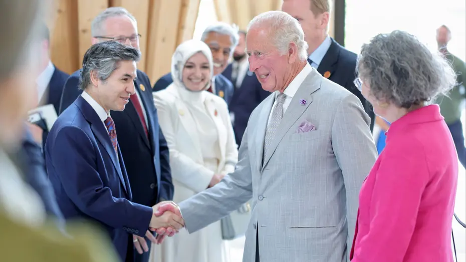 Türkiye'nin desteğiyle inşa edildi. Cambridge Merkez Camisi, İngiltere Kralı Charles'ı ağırladı
