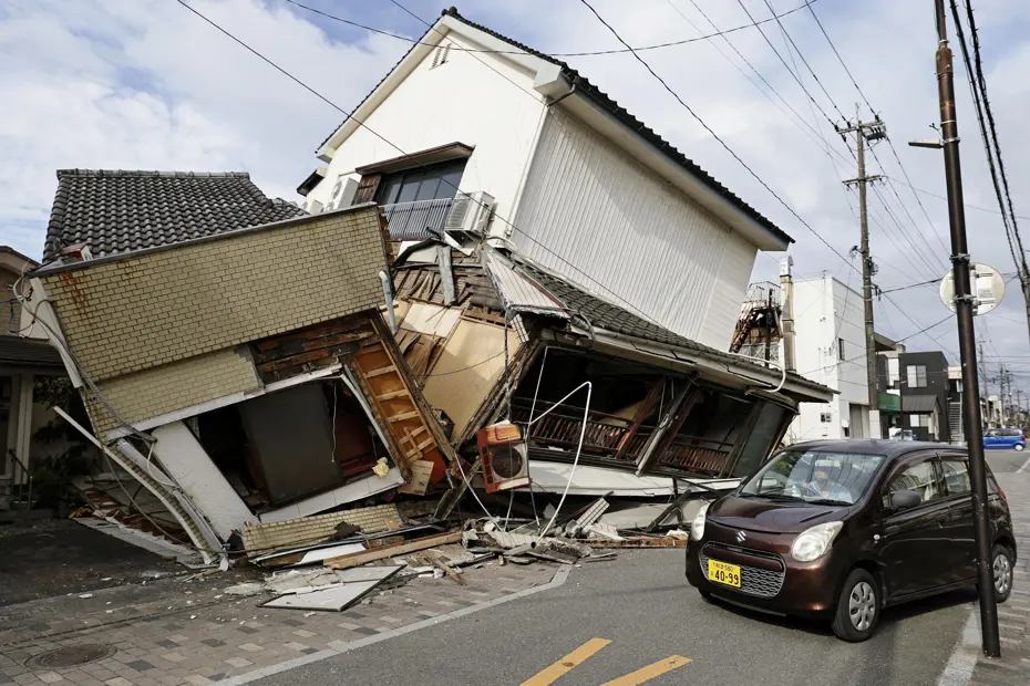Japonya'da deprem can aldı. Binlerce asker sahaya indi, artçılar sürüyor