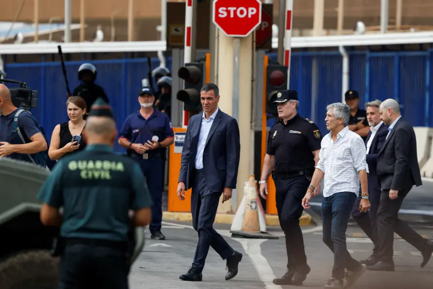 SANCHEZ'DEN "TOPRAK BÜTÜNLÜĞÜ" ÇIKIŞI 1