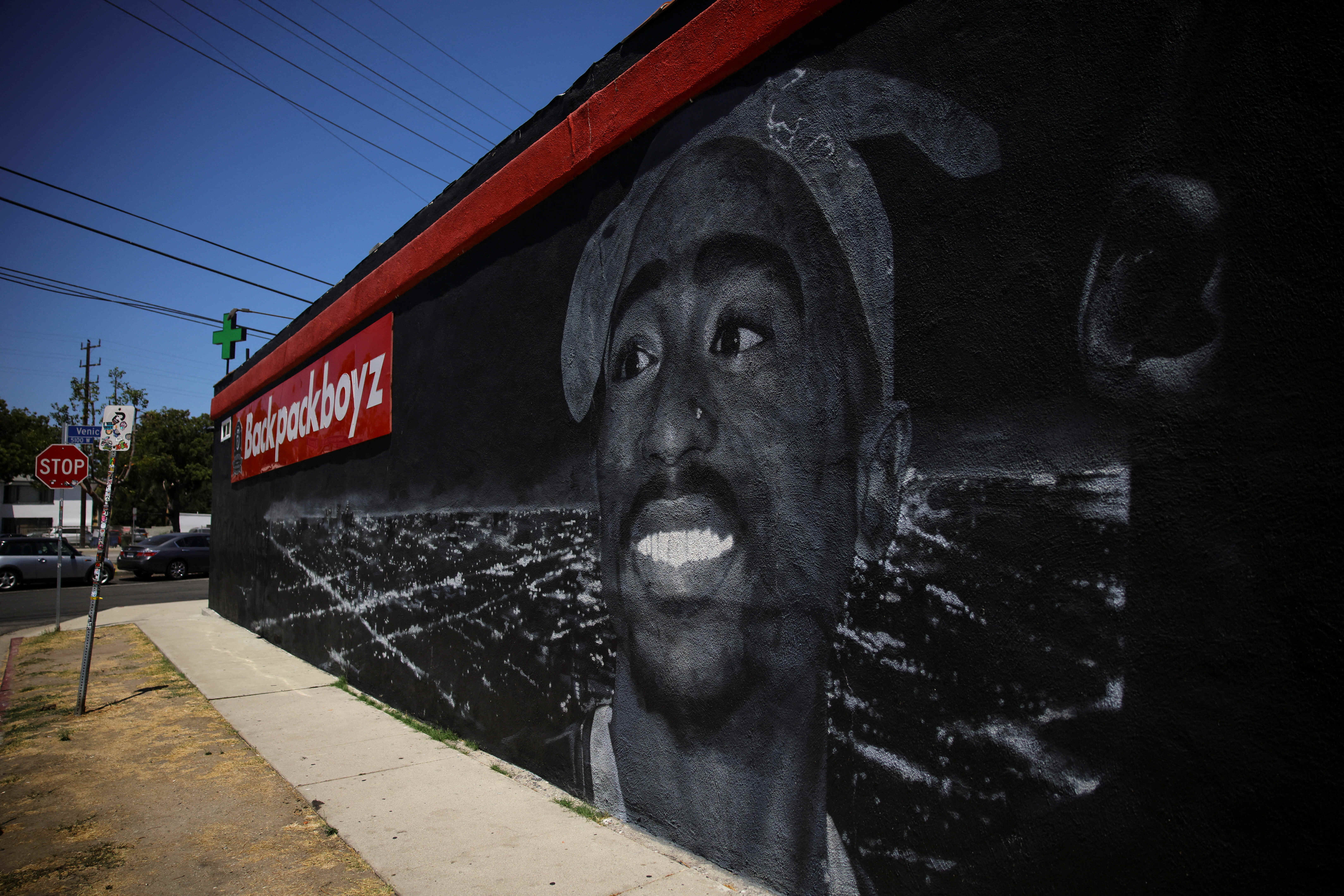 Tupac Shakur cinayetinde kritik dava 30 yıl sonra başladı. ''Diddy''nin adı da dosyada geçiyor haber görseli