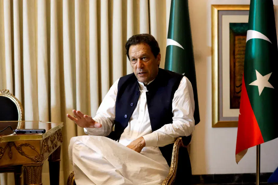 Pakistan’da tutuklu eski Başbakan Khan’ın kardeşi gözaltına alındı