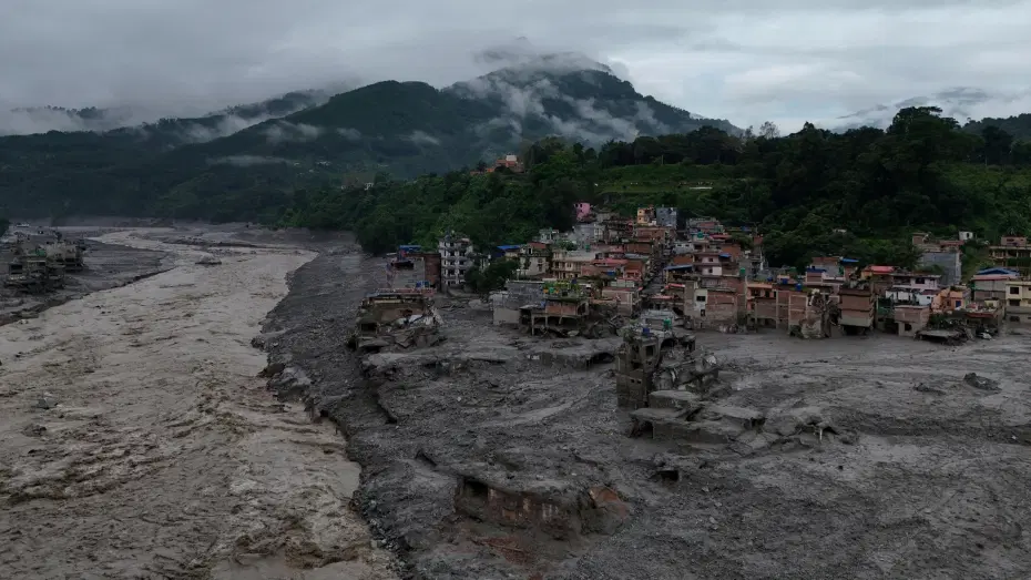 Önce deprem sanıldı, ardından sular geldi. Nepal'deki felaketin gerçek nedeni ne?