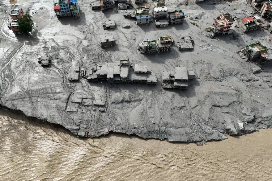 Önce deprem sanıldı, ardından sular geldi. Nepal'deki felaketin gerçek nedeni ne? 8 Önce deprem sanıldı, ardından sular geldi. Nepal'deki felaketin gerçek nedeni ne? 8