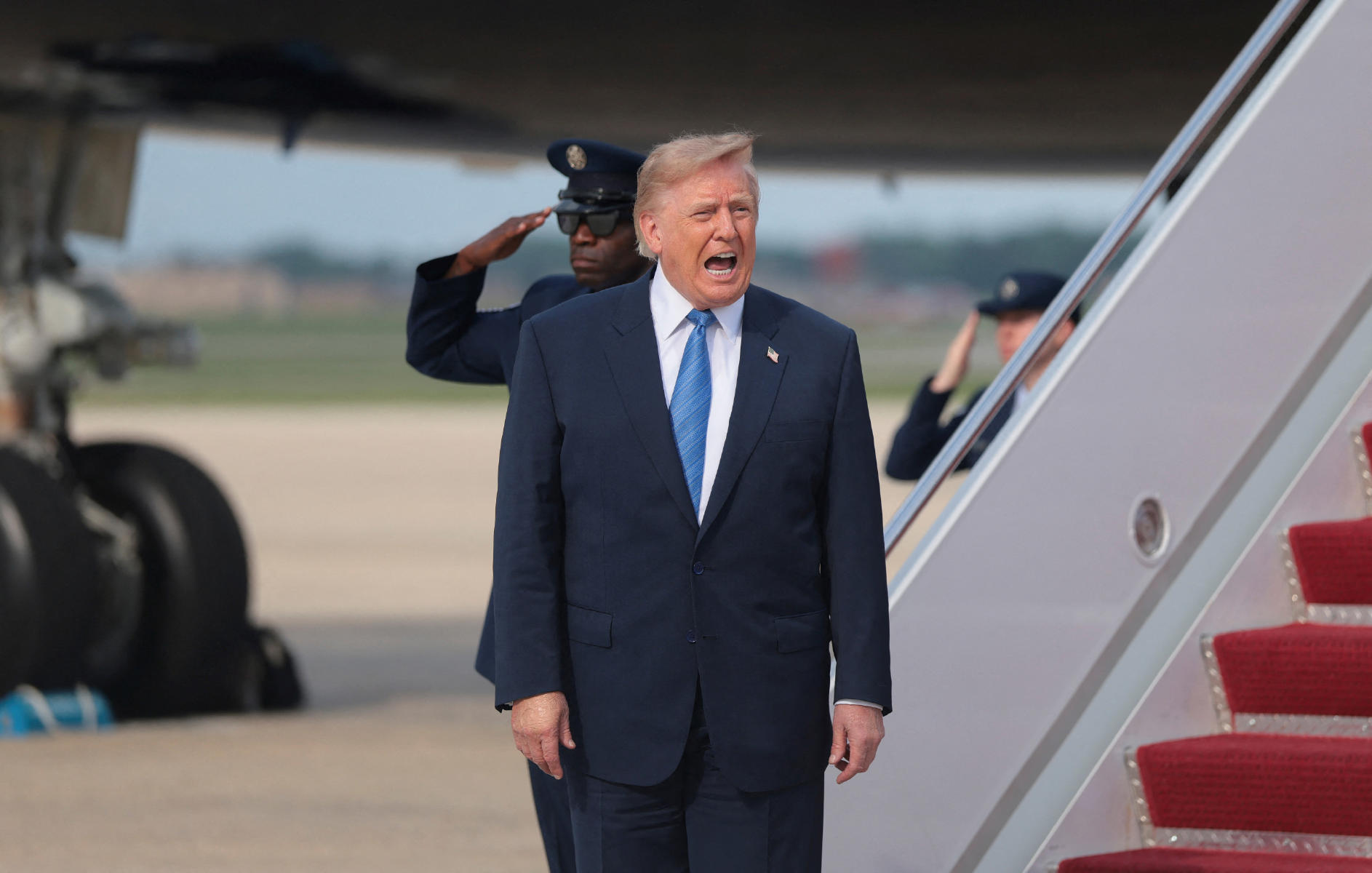 Trump, "ABD Uzay Akademisi" kuracaklarını açıkladı