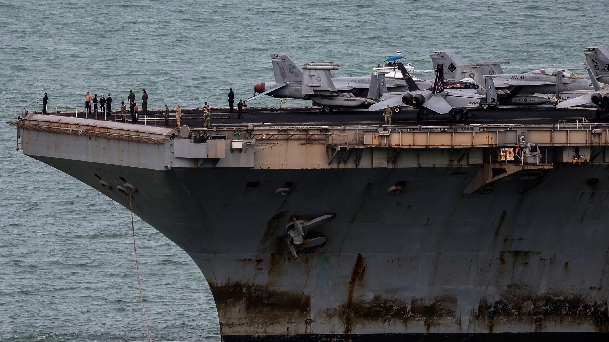 Aylarca denizden çıkmadı. USS Abraham Lincoln'ın son hali şaşırttı