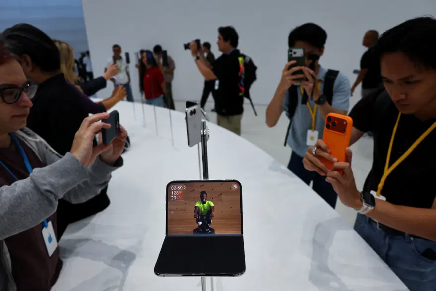 Apple’ın ilk katlanabilir telefonu tanıtıldı. iPhone Duo Türkiye'de ikinci el araba fiyatına yakın 1