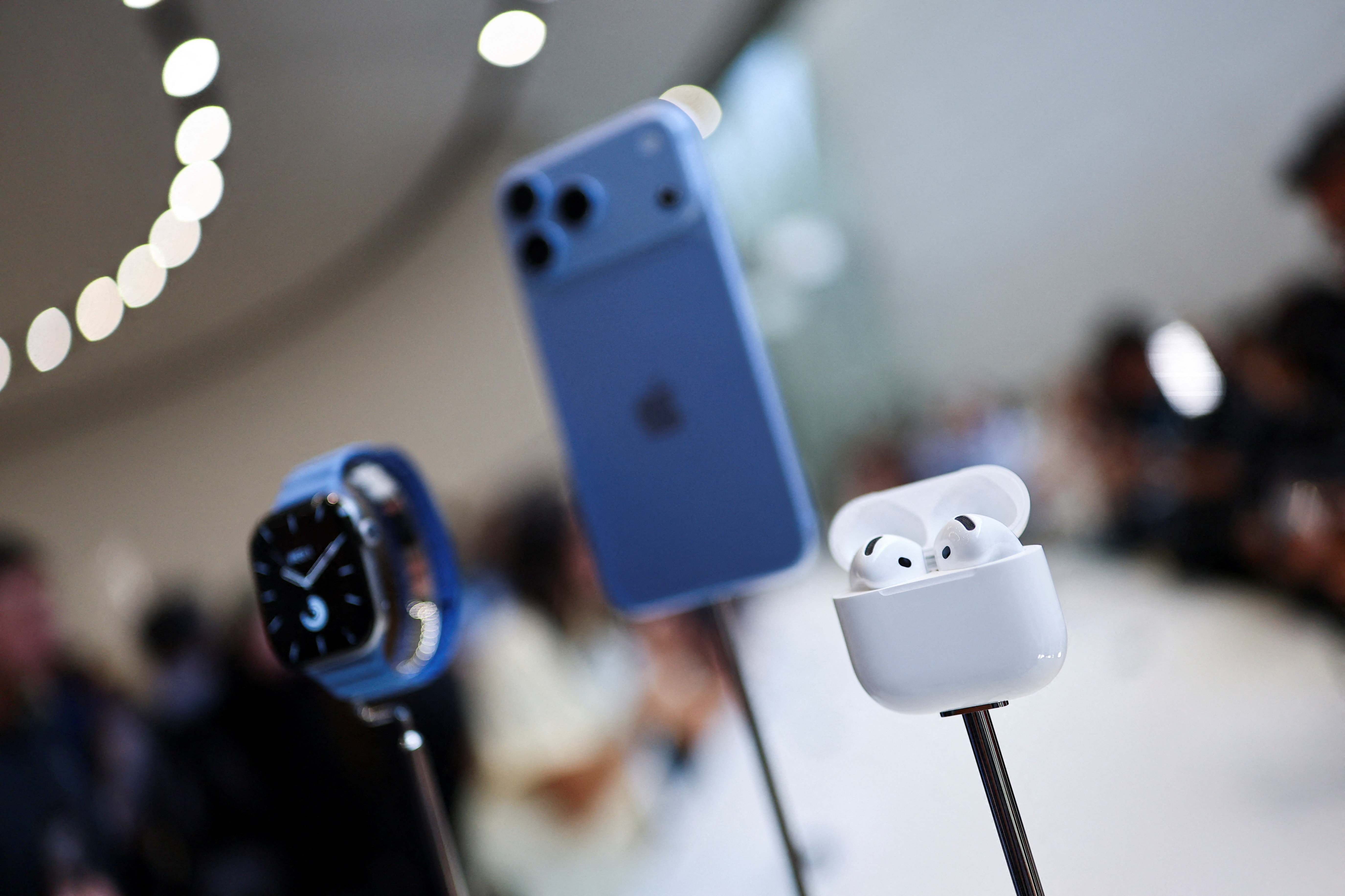 Apple, AirPods 5 ve yeni Watch modellerini tanıttı: Türkiye fiyatları belli oldu