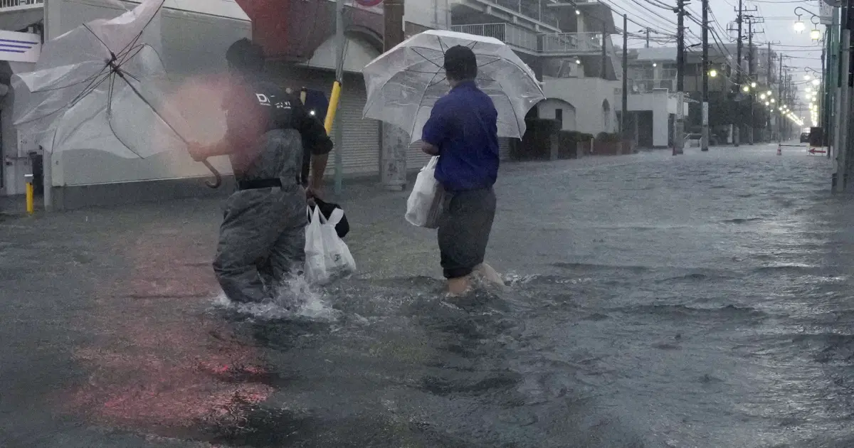 Japonya'da tayfun alarmı. 1.9 milyon kişiye tahliye uyarısı