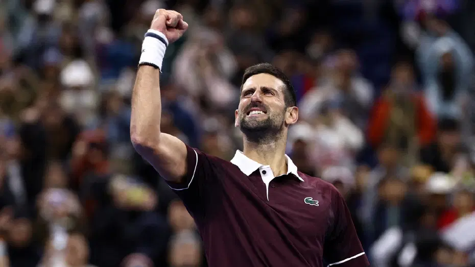Djokovic, Zverev'i eledi ve Rafael Nadal'ın rekorunu tarihe gömdü 