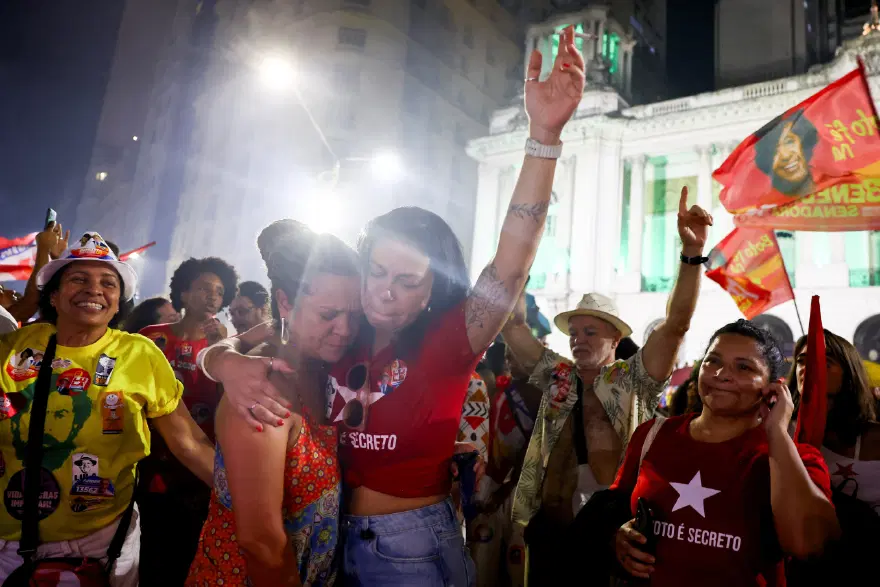 LULA YÜZDE 44
