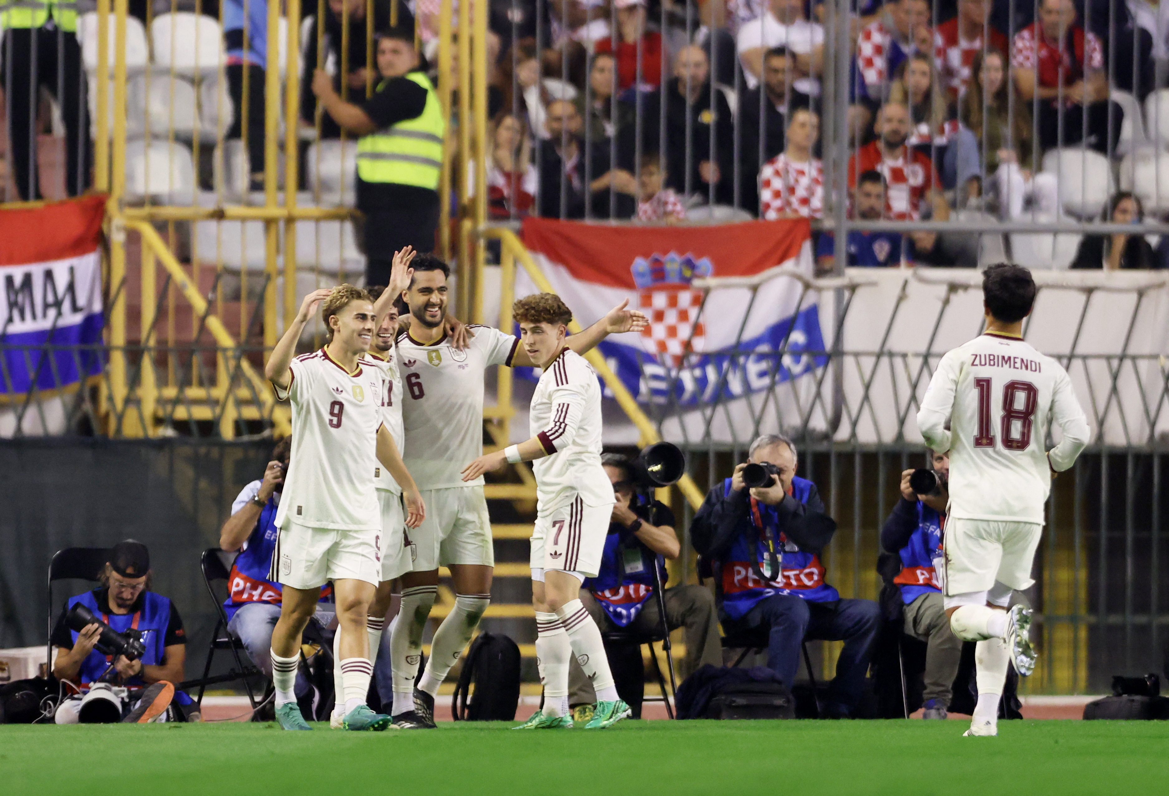 Uluslar Ligi'nde sürprize Merino engeli. İngiltere'yi Kane sırtladı. Skriniarlı Slovakya kazandı